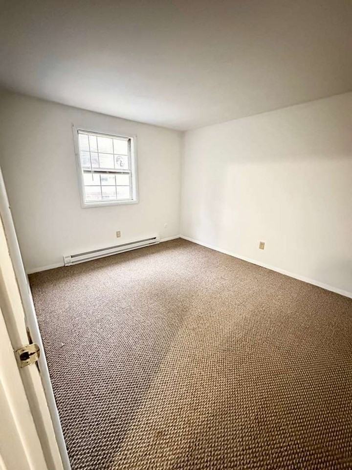 183 Ashford Dr - Photo 7 of 10