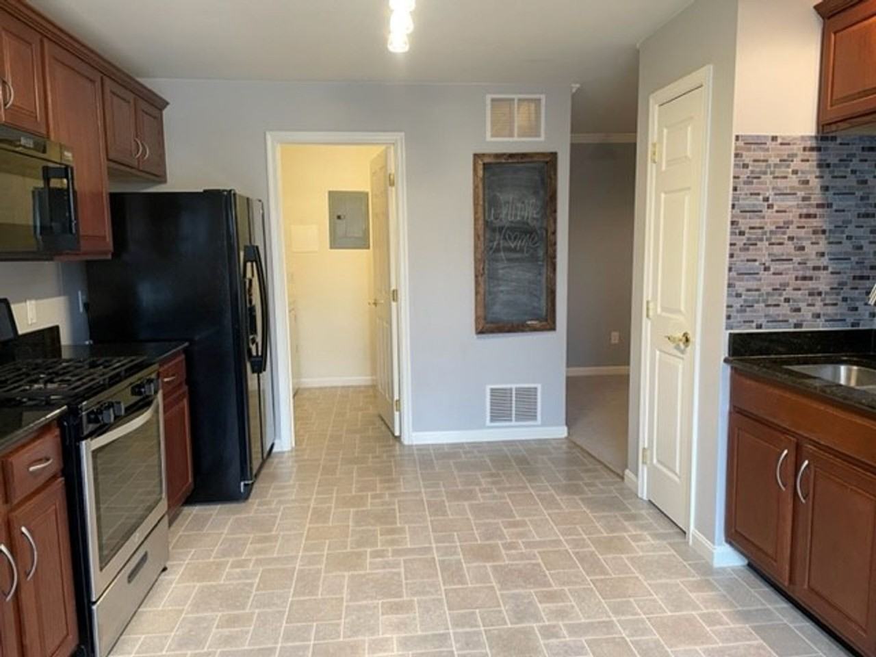 297 Thrush Dr - Photo 6 of 17