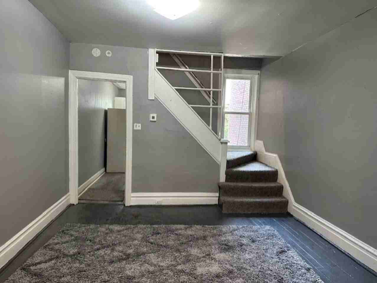 1213 Hunter St - Photo 5 of 12