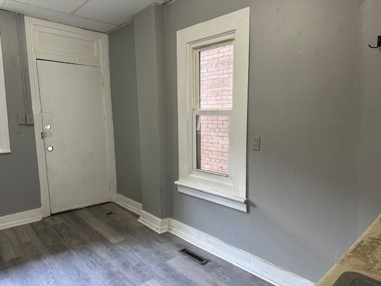 1213 Hunter St - Photo 6 of 12