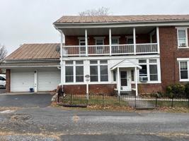 featured image of 10 Front St #A
