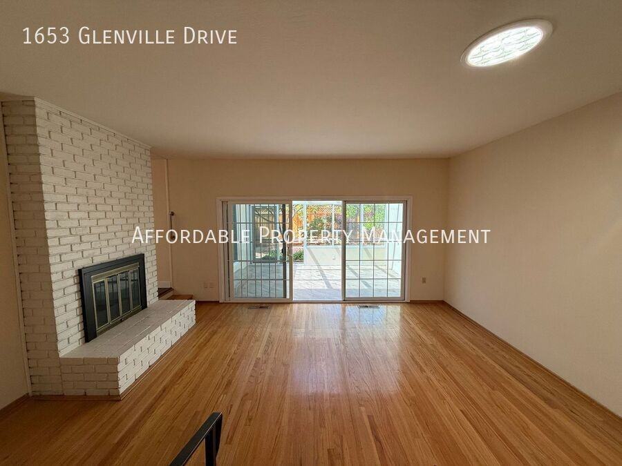 1653 Glenville Dr - Photo 3 of 35