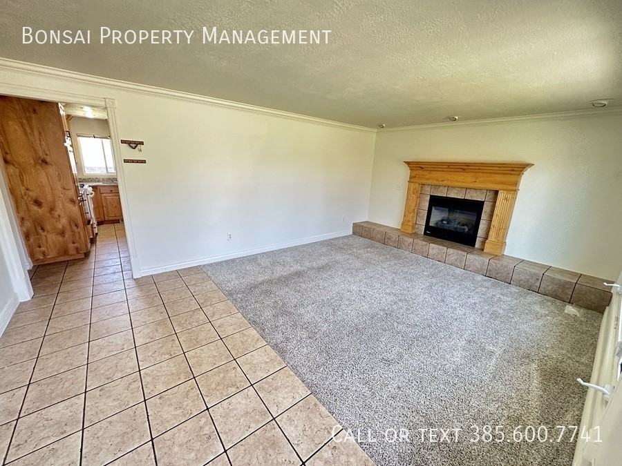 2291 W Longmeadow Dr - Photo 3 of 21