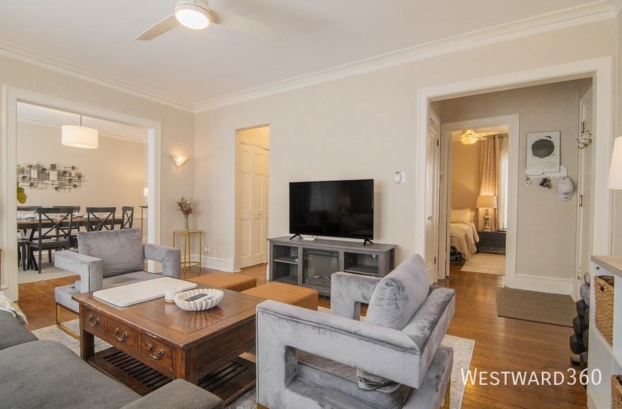 574 Sheridan Sq #2 - Photo 4 of 16