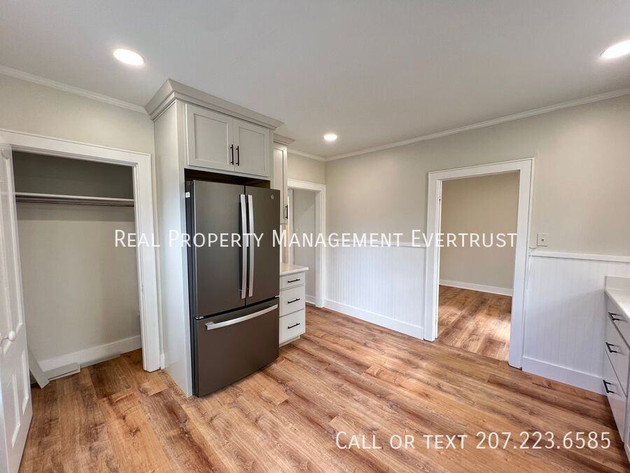 249 Lincoln St - Photo 4 of 15