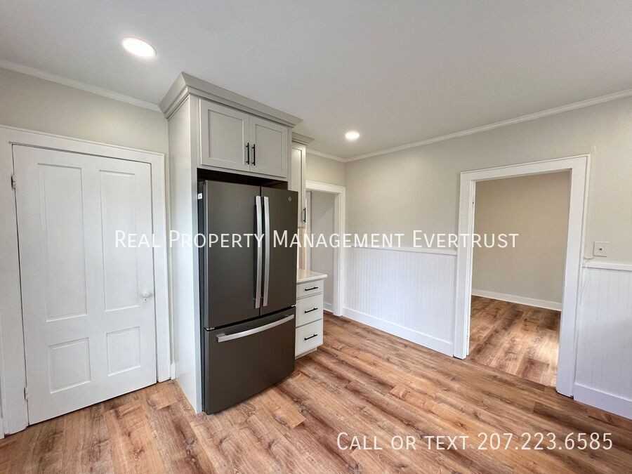 249 Lincoln St - Photo 5 of 15
