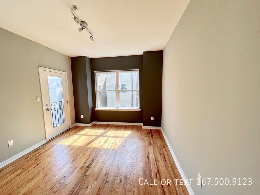 531 N Budd St #2C - Photo 2 of 8