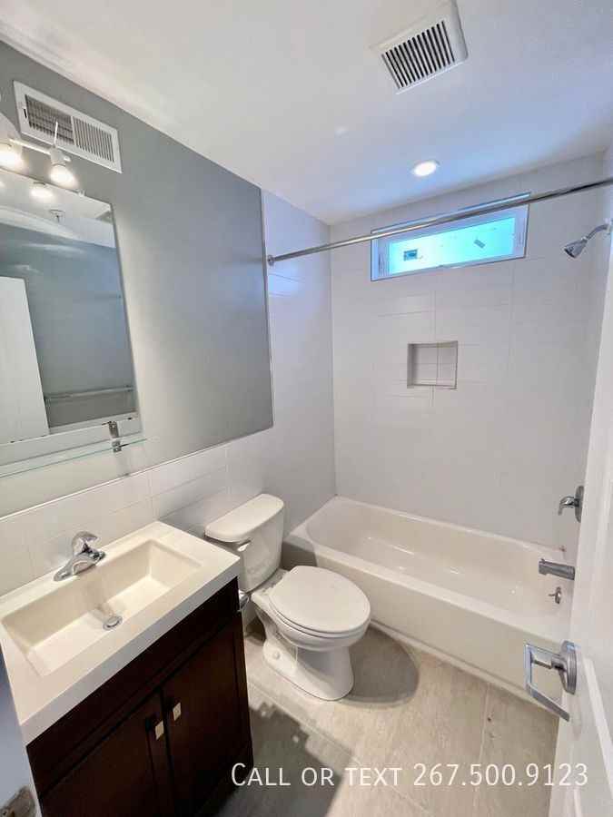 531 N Budd St #2C - Photo 7 of 8