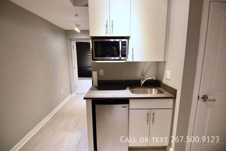 531 N Budd St #3E - Photo 3 of 11