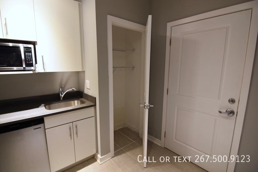 531 N Budd St #3E - Photo 5 of 11