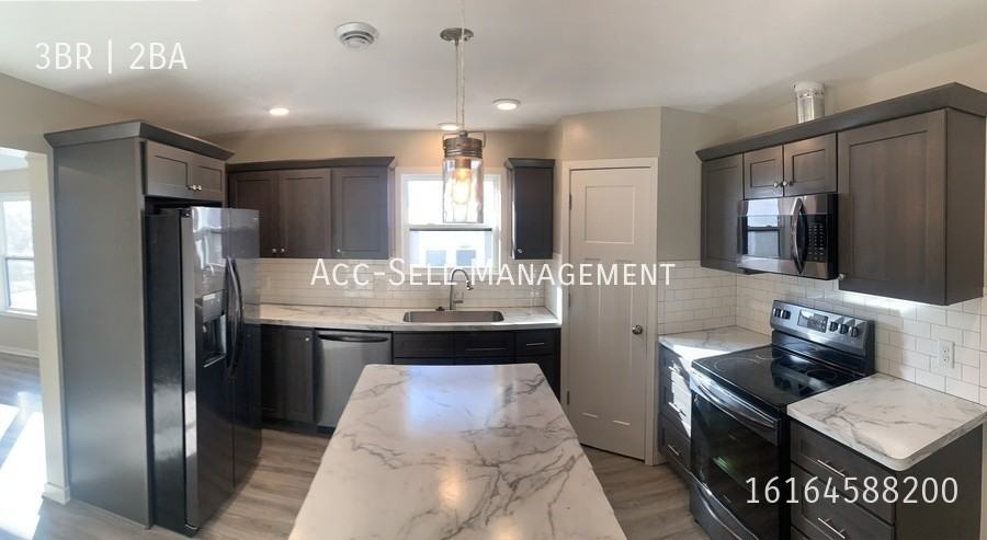 227 Dale St Ne #2 - Photo 2 of 12