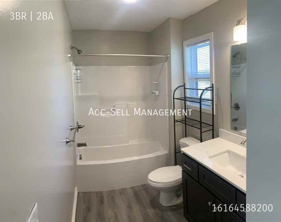 227 Dale St Ne #2 - Photo 4 of 12