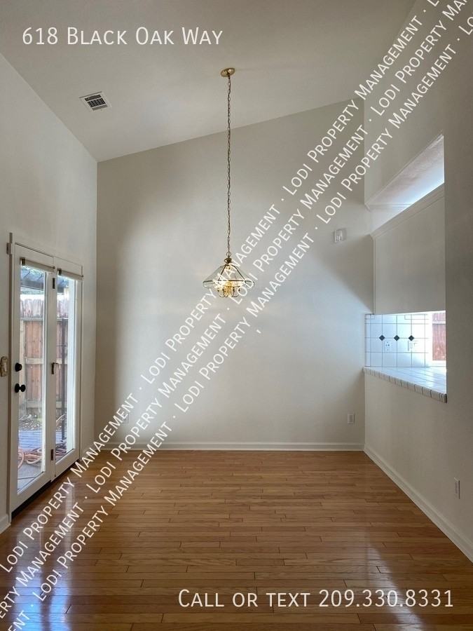 618 Black Oak Way - Photo 5 of 20