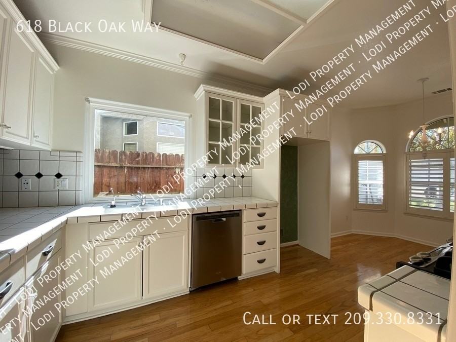 618 Black Oak Way - Photo 6 of 20