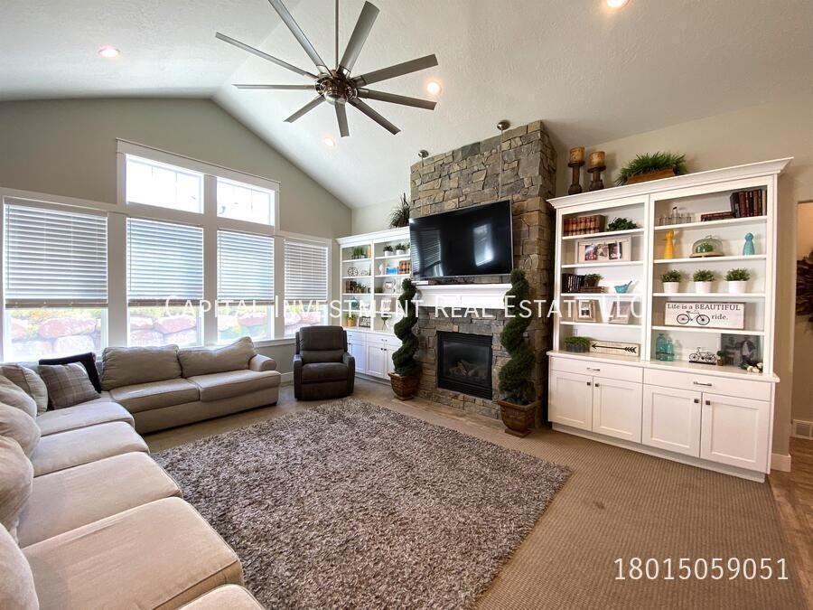 224 E Pace Ln - Photo 5 of 26