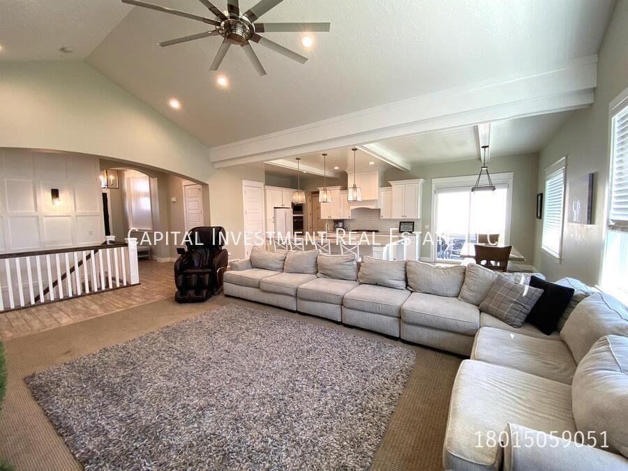224 E Pace Ln - Photo 6 of 26