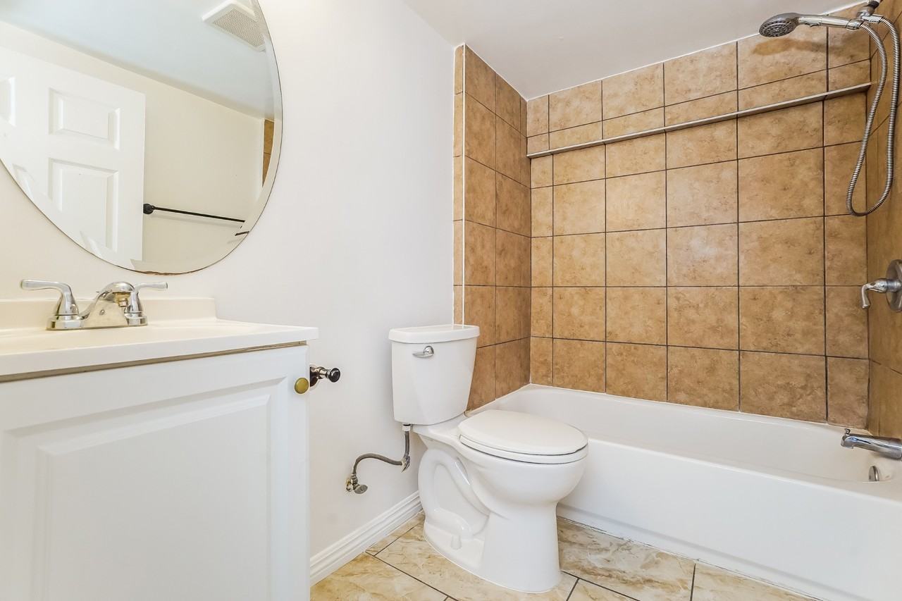 903 E Colden Ave - Photo 4 of 15