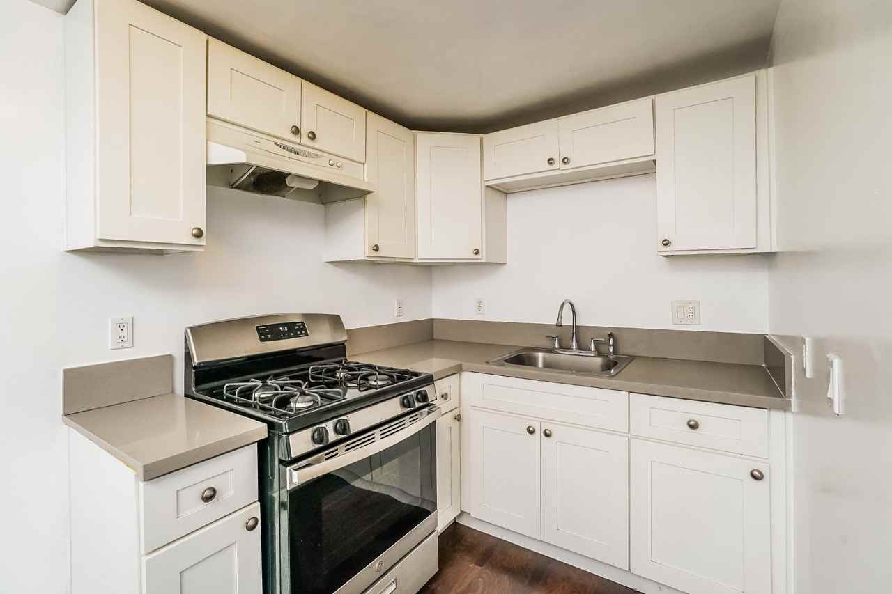 903 E Colden Ave - Photo 6 of 15