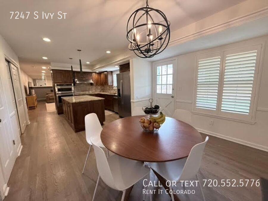 7247 S Ivy St - Photo 3 of 15