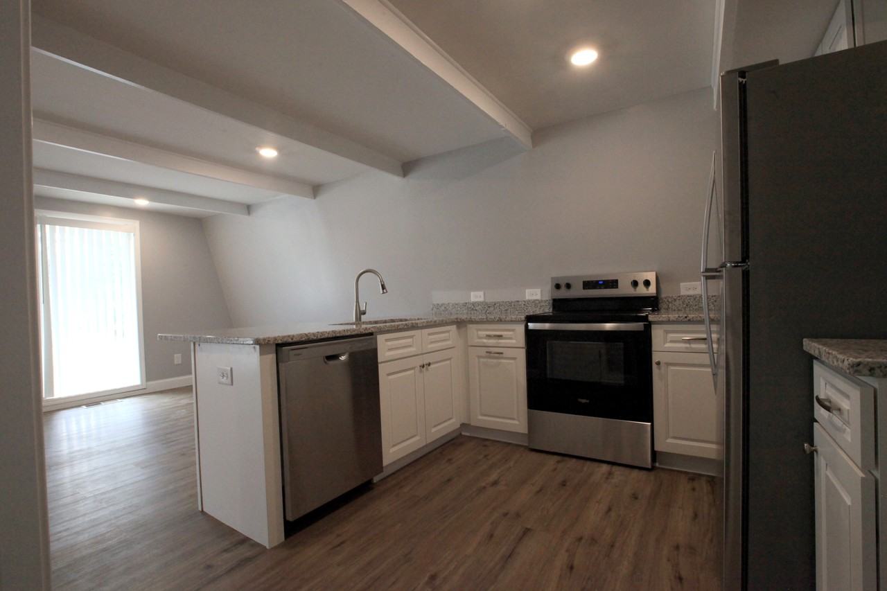 34 Chalet Dr - Photo 7 of 24