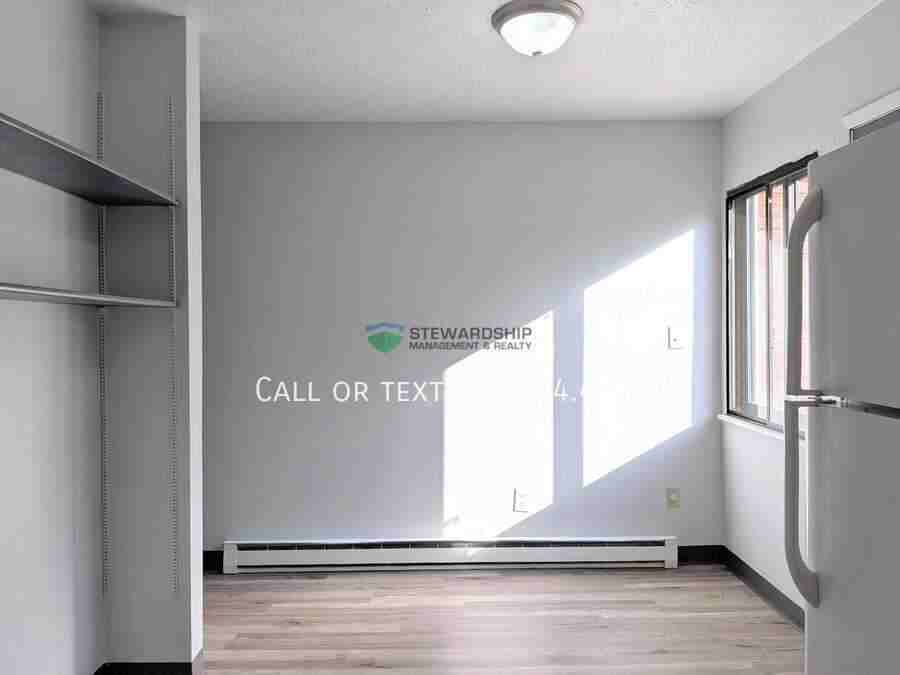 235 Engadine Ct Sw #C7 - Photo 2 of 23