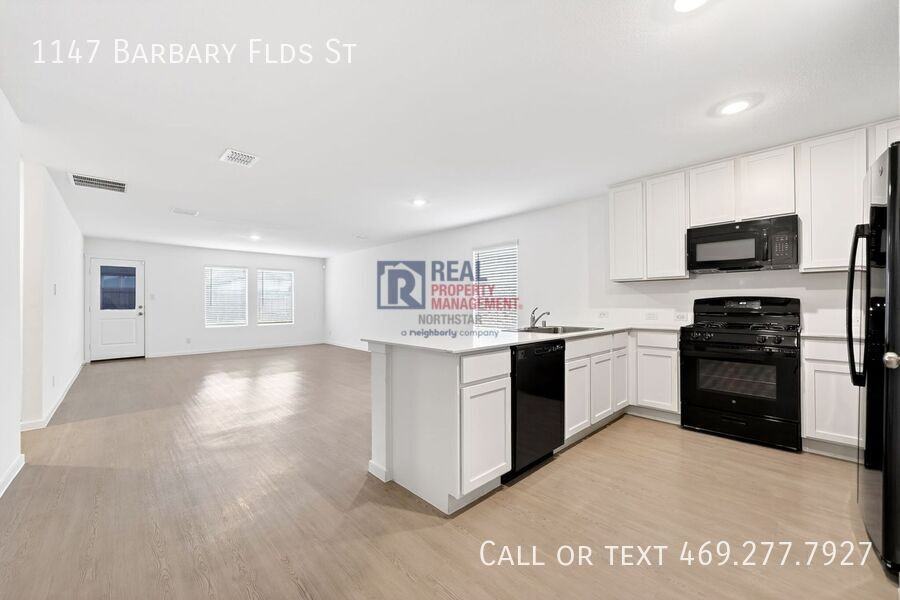 1147 Barbary Fields St - Photo 5 of 34