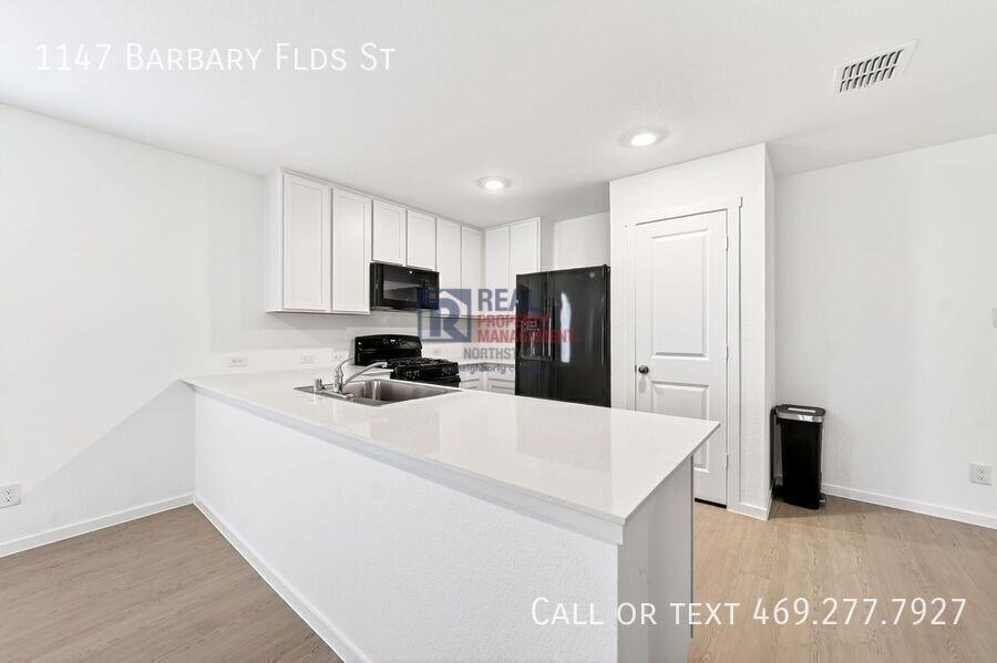 1147 Barbary Fields St - Photo 7 of 34