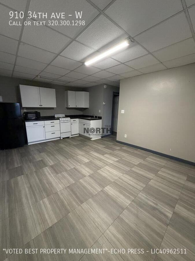 910 34th Ave W #W - Photo 4 of 44