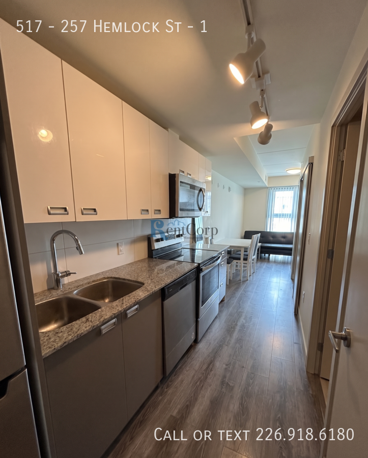 257 Hemlock St #1 - Photo 2 of 6