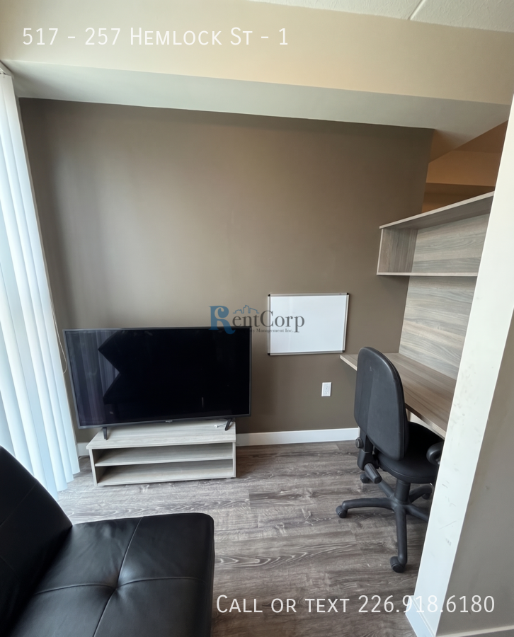 257 Hemlock St #1 - Photo 4 of 6
