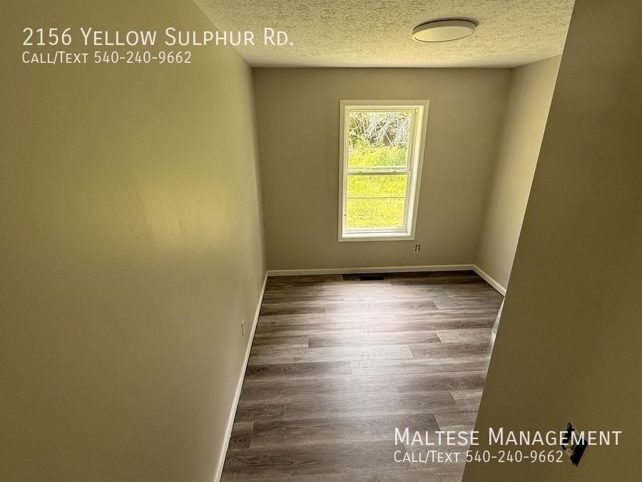 2156 Yellow Sulphur Rd - Photo 3 of 6