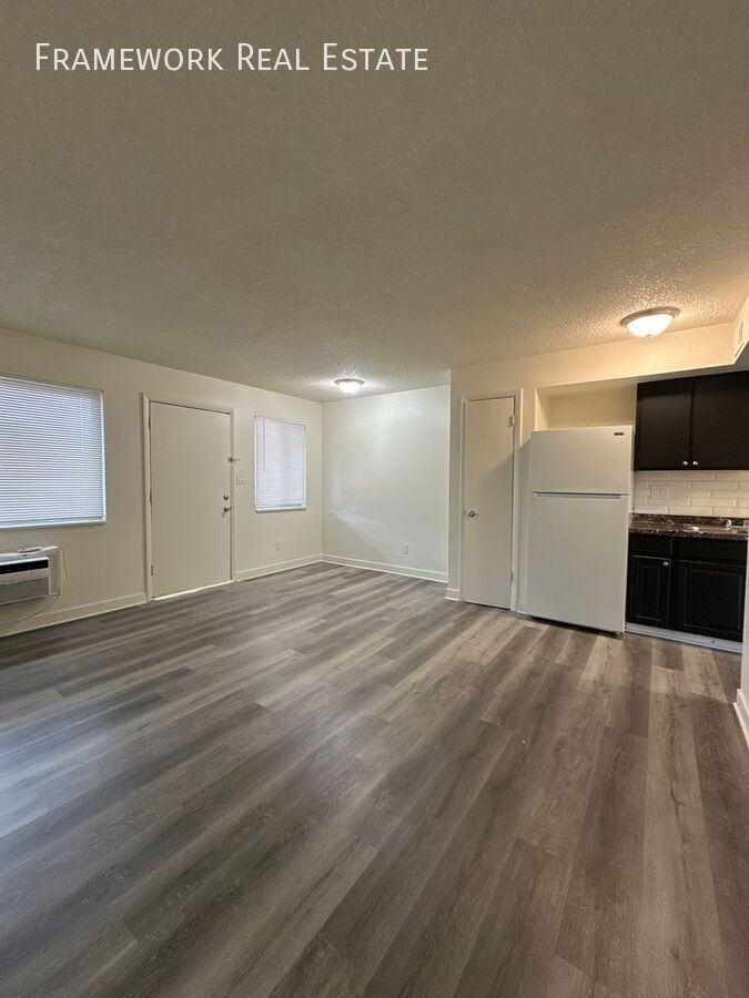 1380 W Mississippi Ave #302 - Photo 4 of 29
