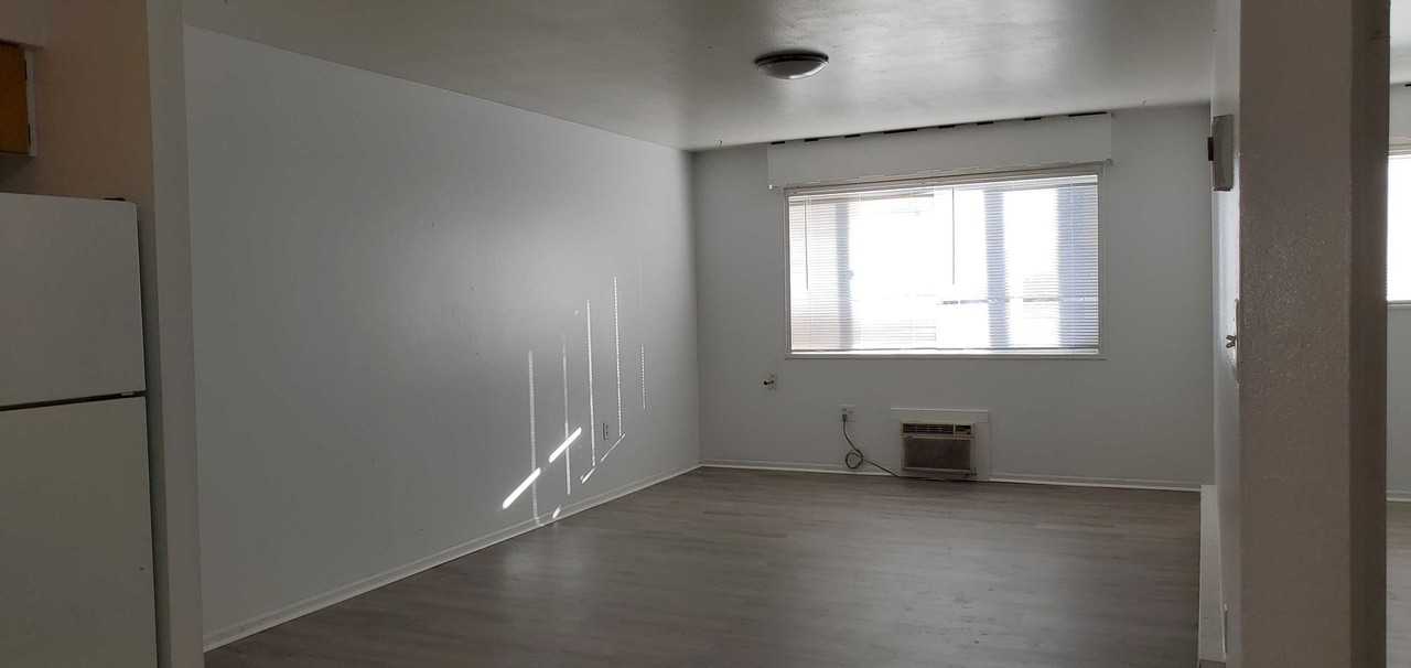 2700 N. Federal Blvd - Photo 3 of 17