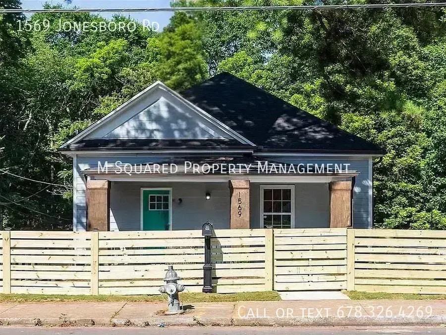 1569 Jonesboro Rd Se - Photo 2 of 27