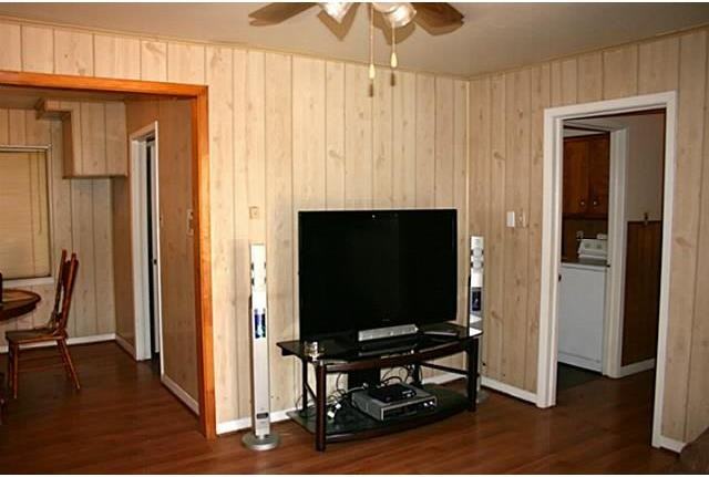 438 W Phillips Ct #1 - Photo 3 of 24