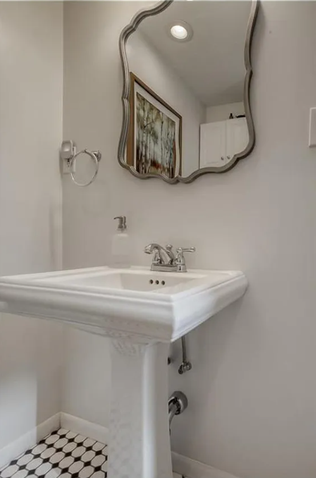 1413 W Tucker Blvd - Photo 5 of 12