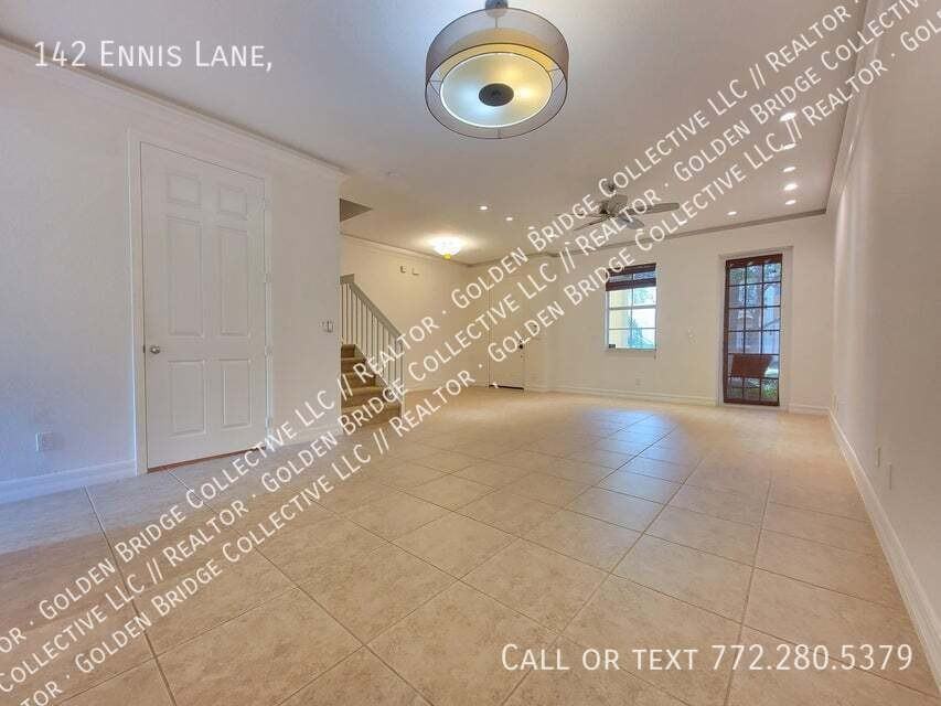 142 Ennis Ln - Photo 3 of 11