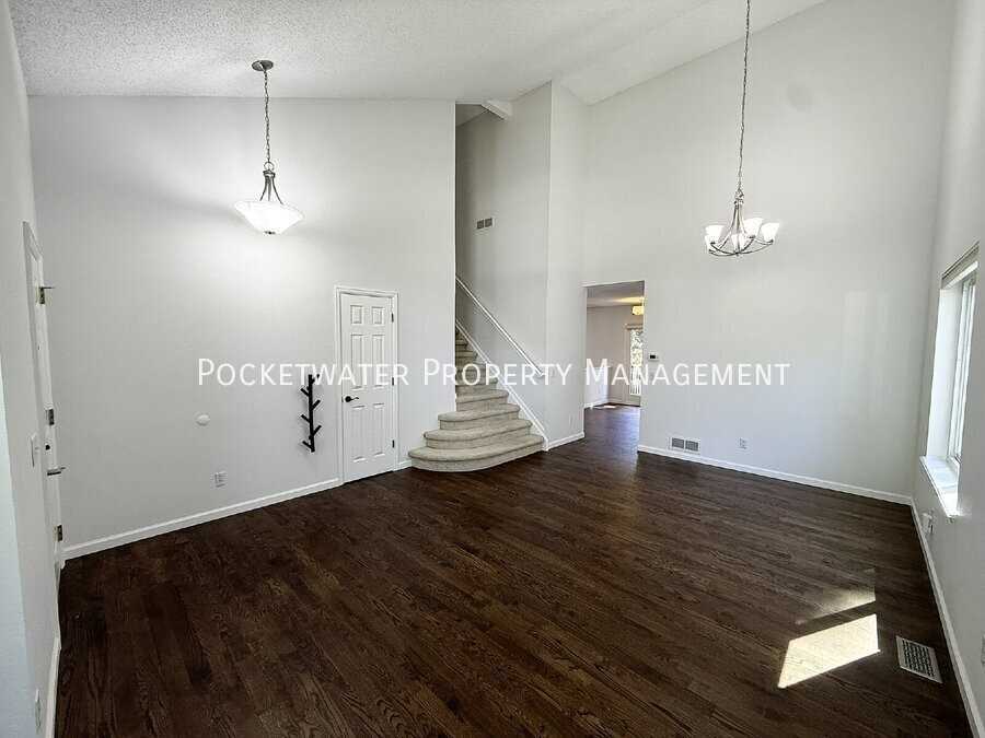 11752 Eaton Ct - Photo 3 of 22
