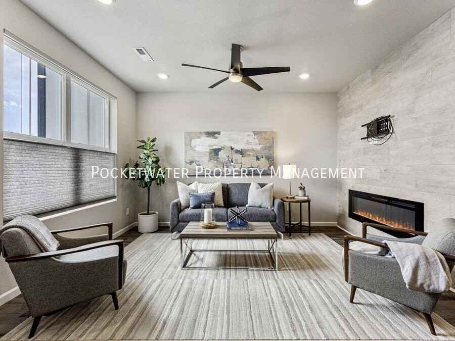 176 Ambrose St - Photo 3 of 15