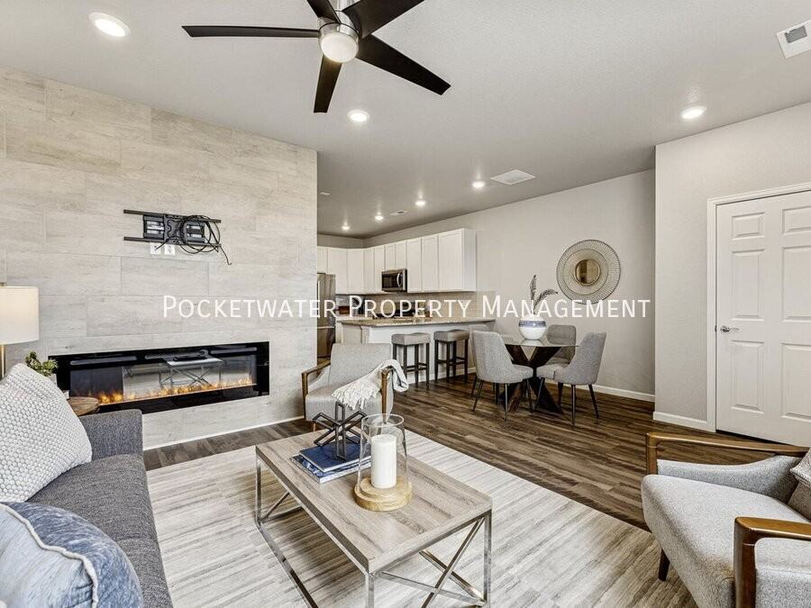 176 Ambrose St - Photo 4 of 15