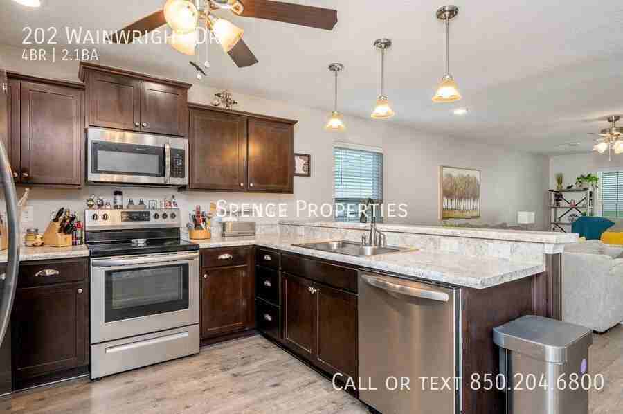 202 Wainwright Dr - Photo 4 of 40