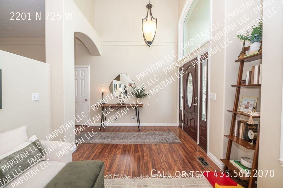 2201 N 725 W - Photo 3 of 37