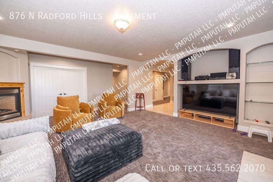 876 N Radford Ln #BS - Photo 4 of 24