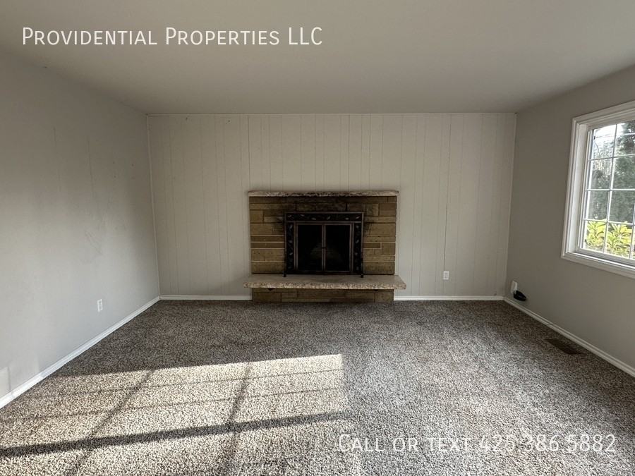 9510 Ne 201st St - Photo 3 of 17