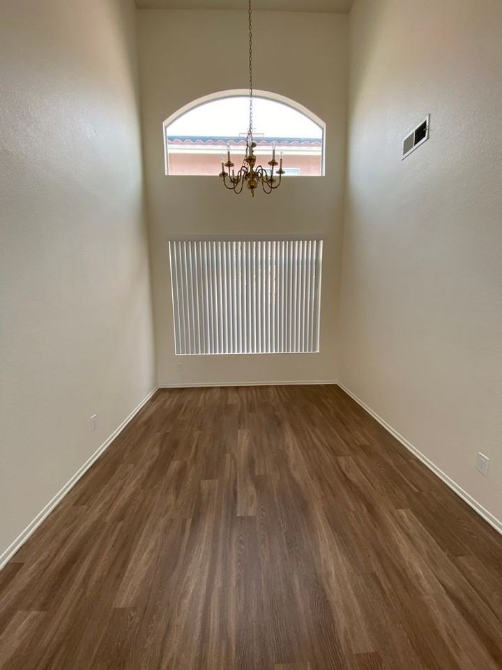 7470 Mason Heights Ln - Photo 6 of 35