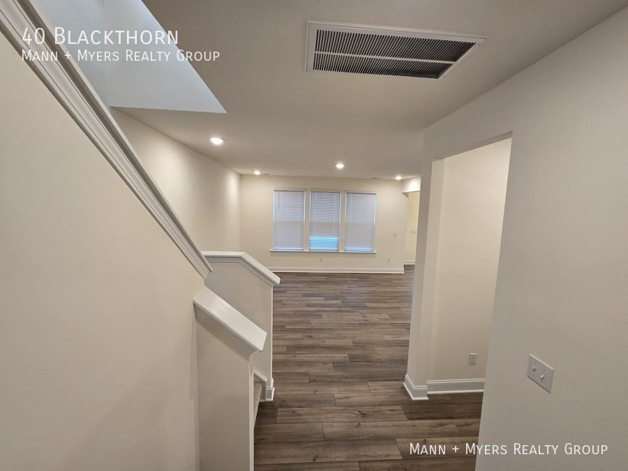 40 Blackthorn Ln - Photo 6 of 34