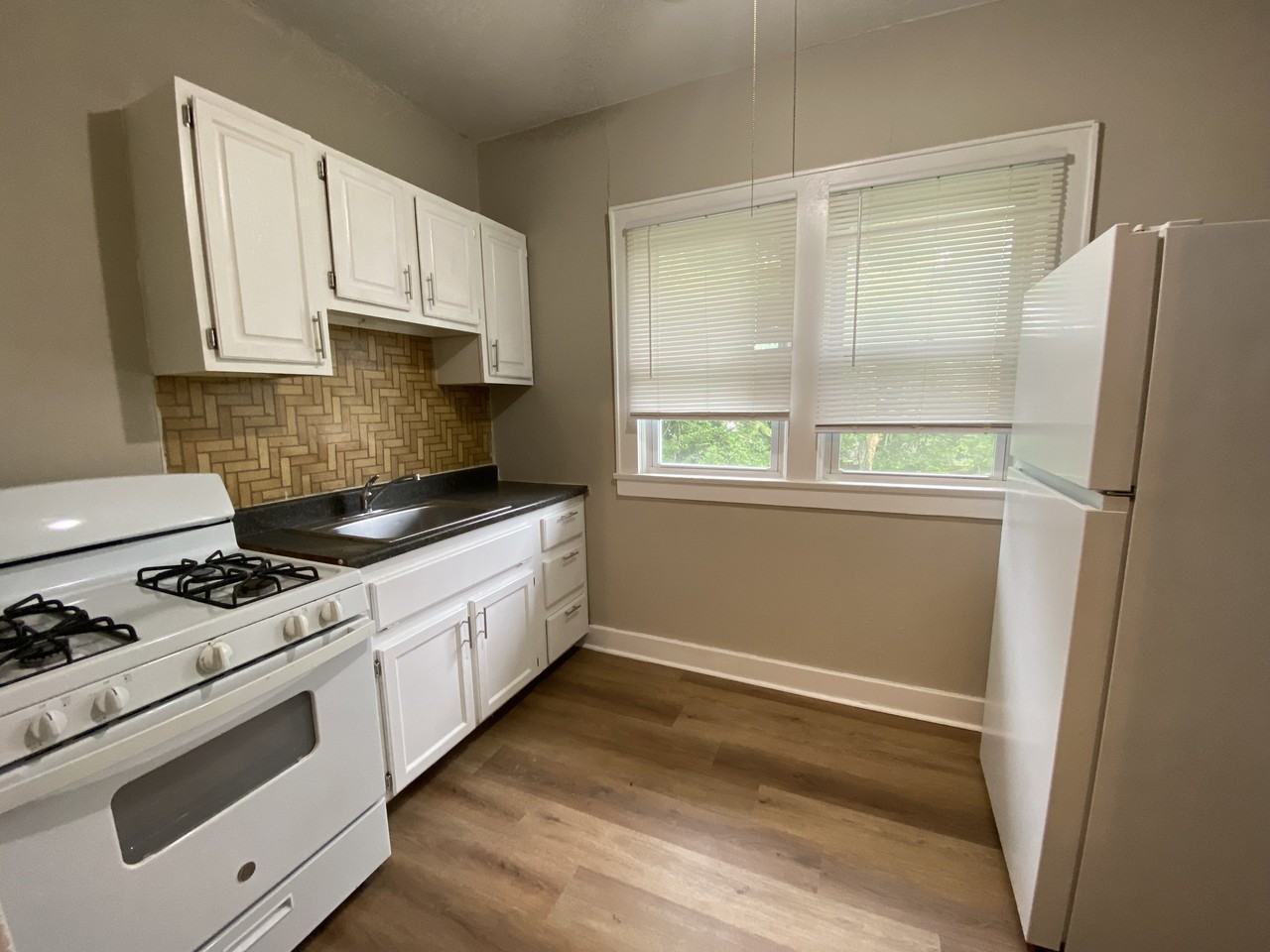 309 W Whitney Ave #208 - Photo 7 of 11