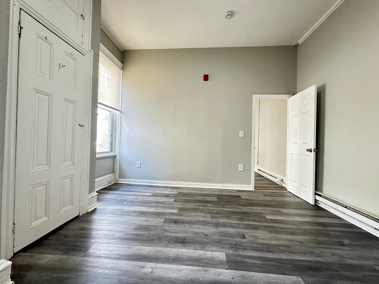 1526 N 18th St #2R - Photo 6 of 6
