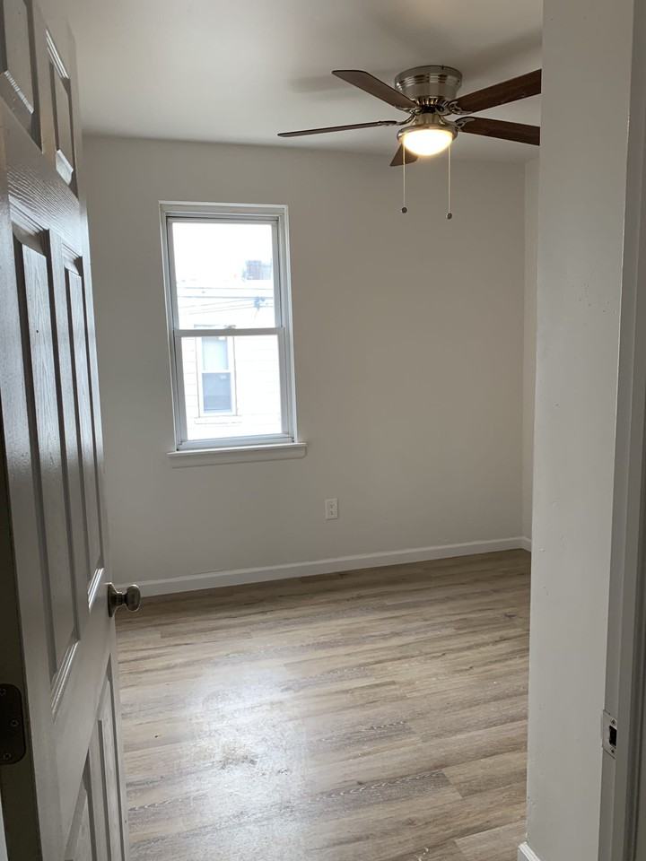3148 N 7th St - Photo 6 of 7
