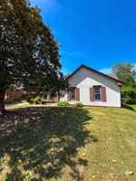 featured image of 713 Amity Ln